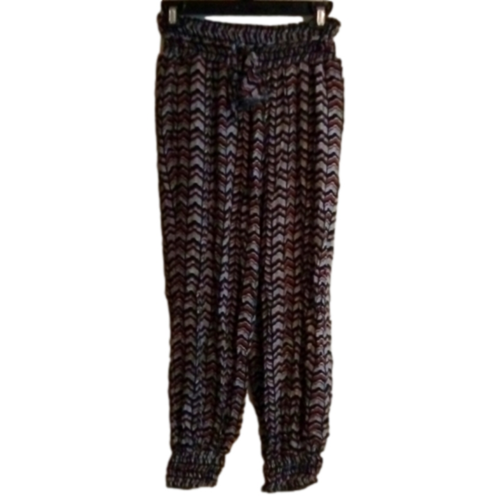 Anthropologie Printed pants with pockets .Size small.